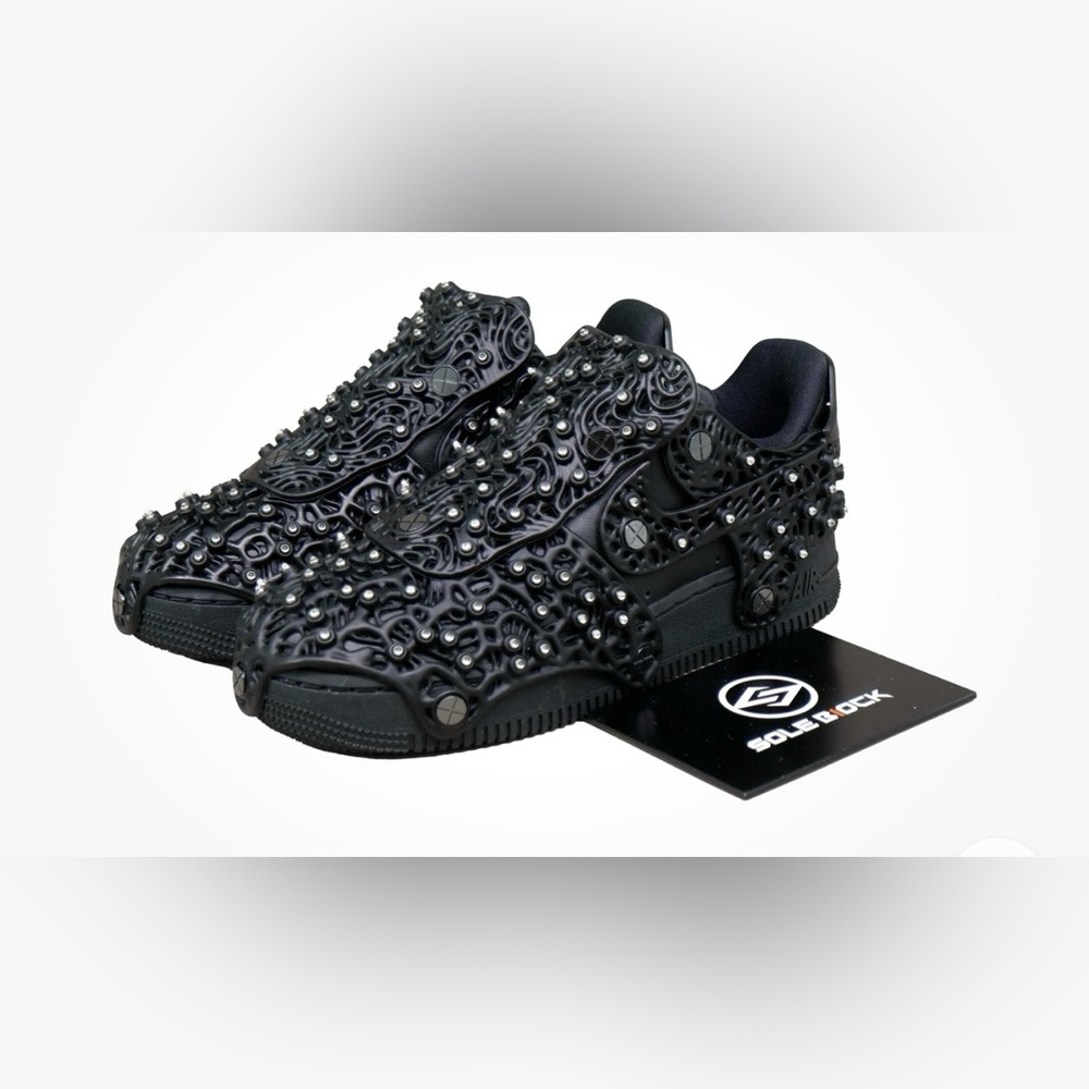 LIMITED EDITION - Swarovski x Nike women's Air Force 1 LXX 'Black' cv7668-001